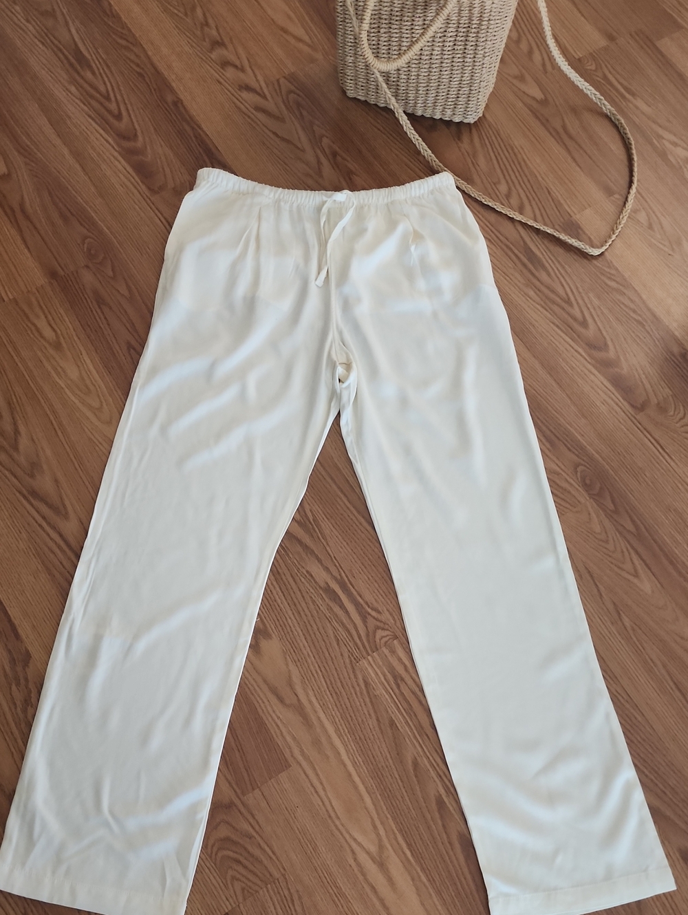 Body Glove Cream Wide-Leg Drawstring Pants Purse Not Included